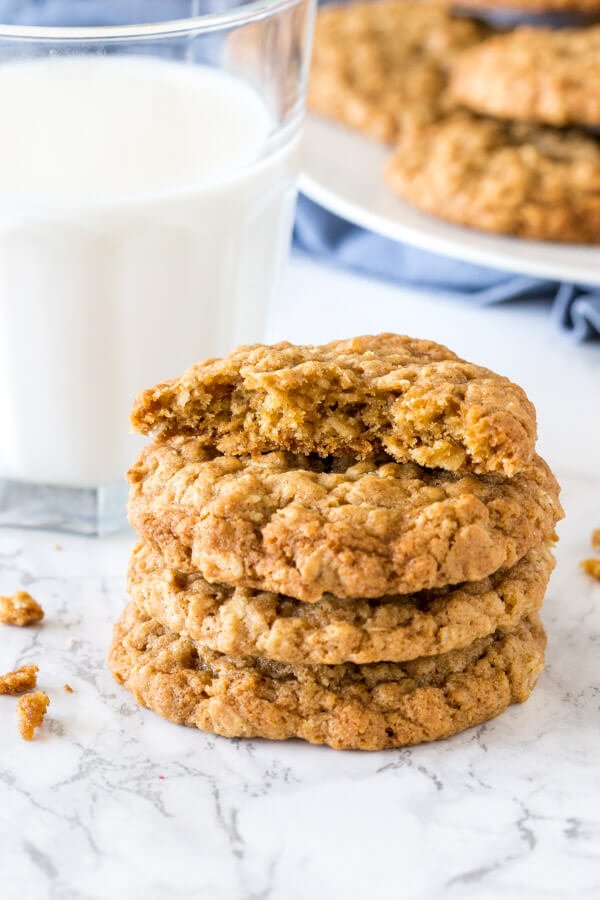 Chewy-Oatmeal-Cookies