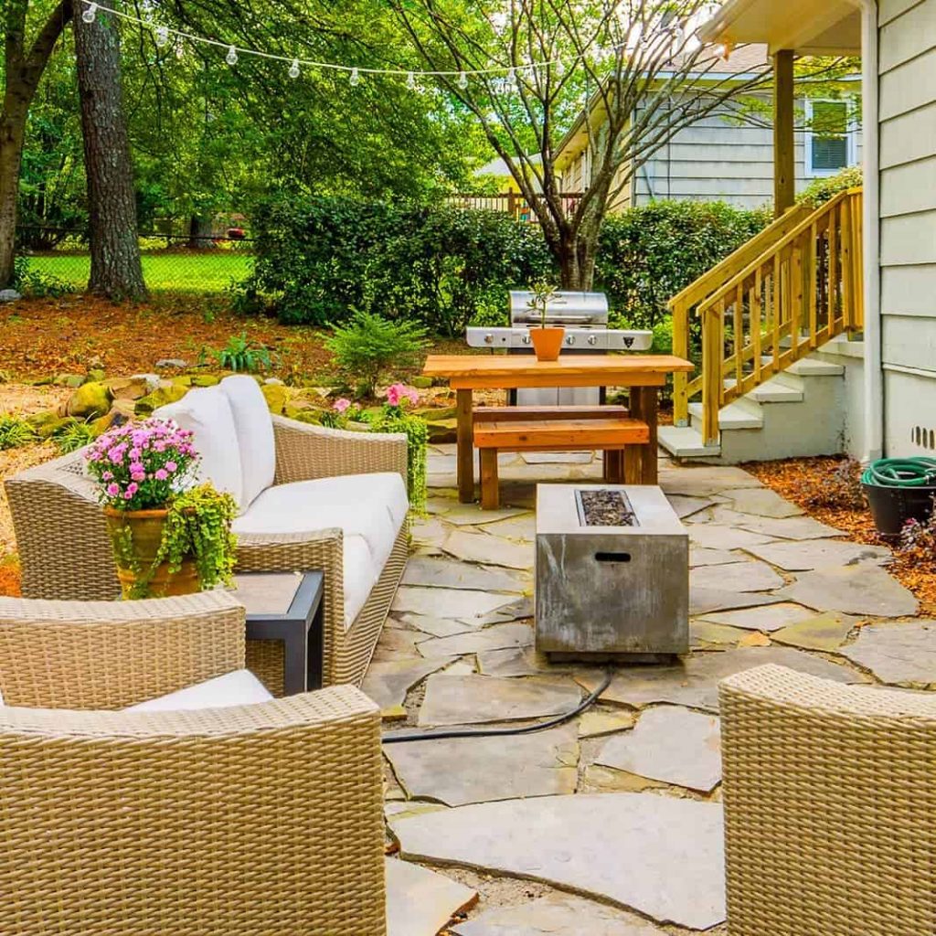 15 Ideas for Landscaping your Yard Without Grass