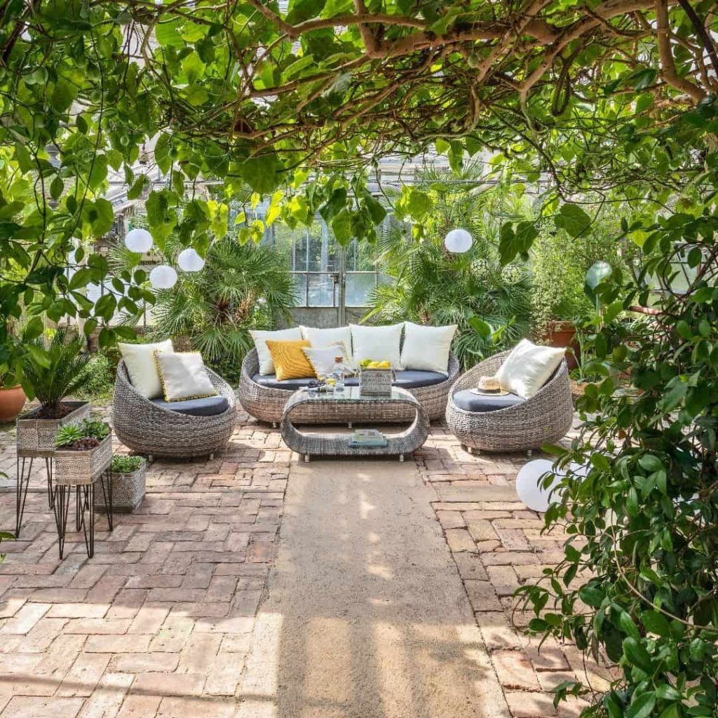 20+ Ideas To Make Your Outdoor Space Look More Expensive & Resort ...